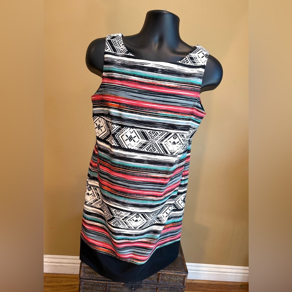 Pattern Sleeveless Dress - Picture 5 of 14